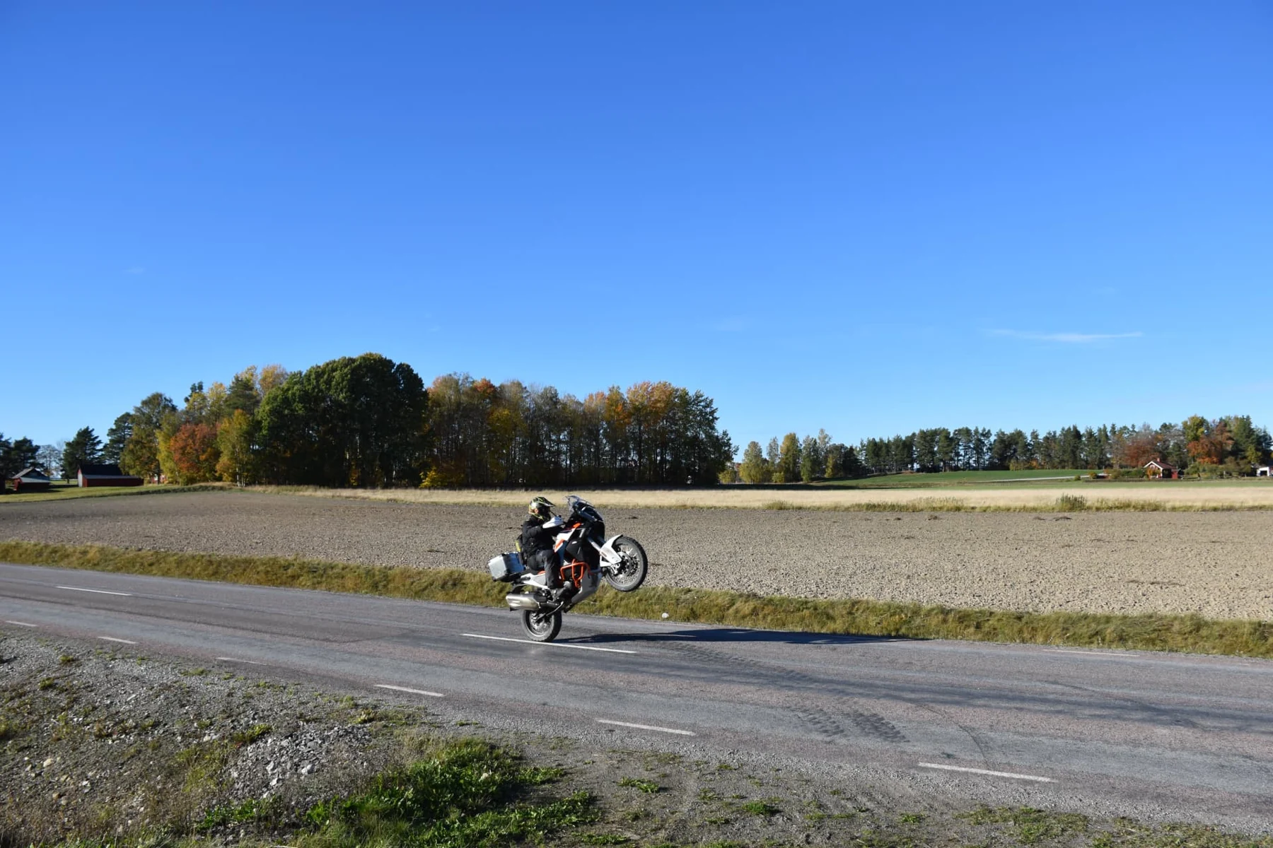 Magnus fick tidvis kämpa för att behålla framhjulet på marken!.